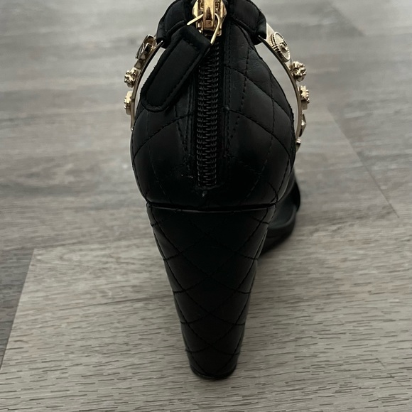 Authentic chanel wedges with gold ankle strap - Picture 6 of 10